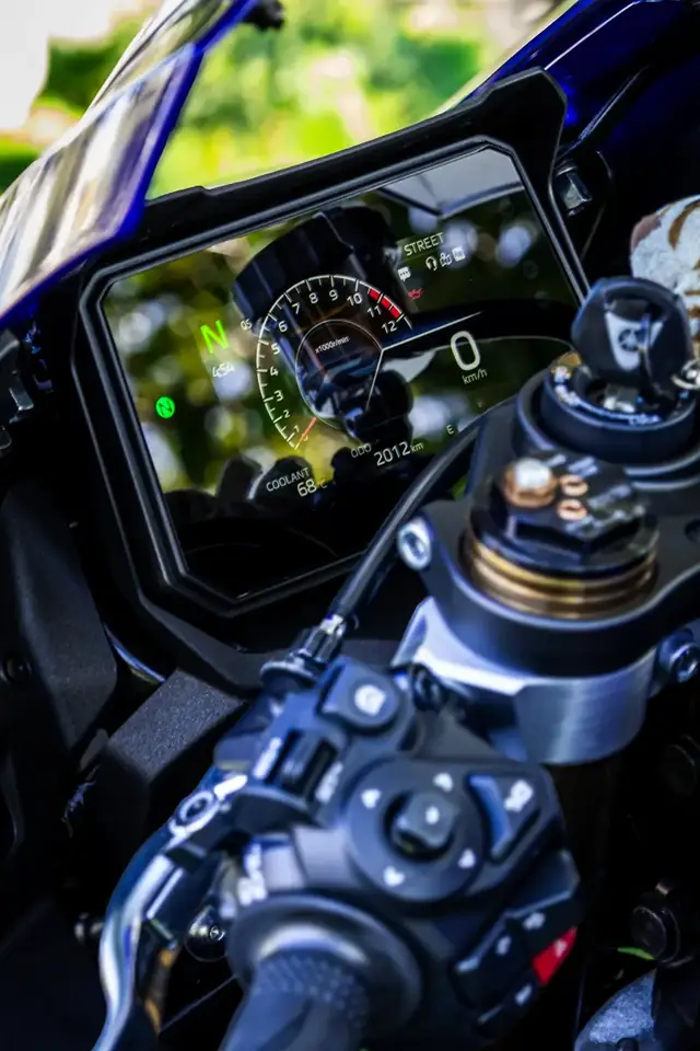 Detail: Cockpit und Display einer Yamaha